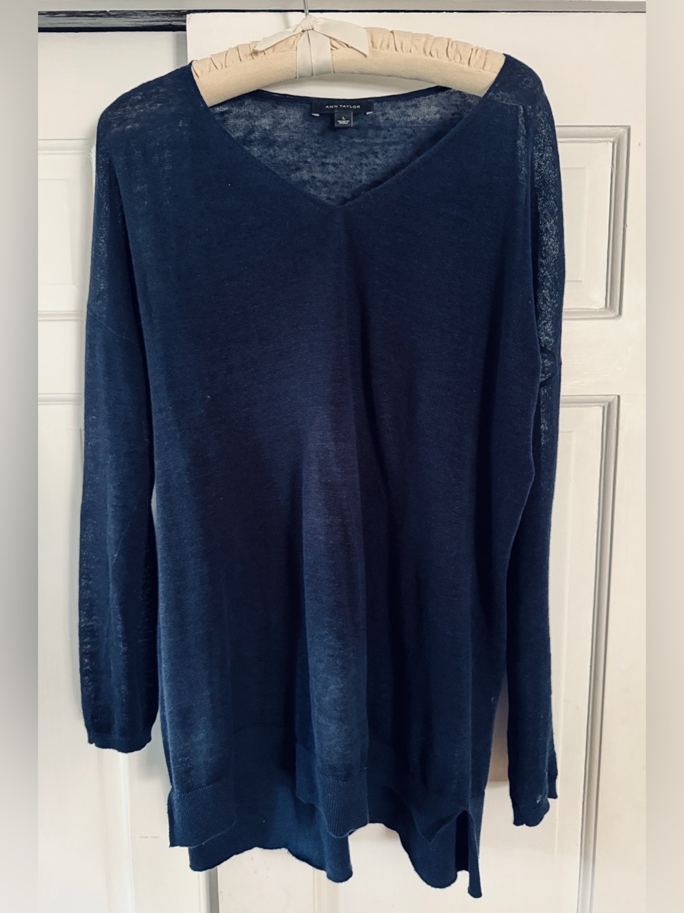 Ann Taylor Navy linen Lightweight V-Neck Pullover tunic Sweater